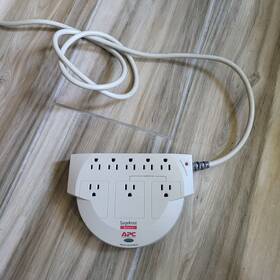 Pro8c69 Apc 8c69 Professional 8-outlet Surgearrest