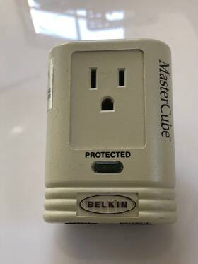F50594-tel Belkin Master Cube Phone Line Surge Protection Home Office Portable