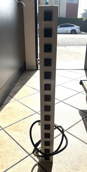 018-0225 Bretford / Extended Outlet 125 Vac 60 Hz 12a