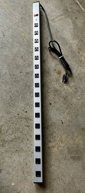 Spc11105 Legrand Wiremold Plug-in Switched Outlet 15 Amp 16 Power Strip