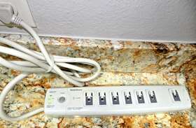 61-2440 Radioshack Relocatable Power Tap Surge Protector 15a 125vac 60hz 7outlet