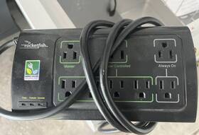 Rocketfish Rf-hts110 7-outlet Surge Protector Power Strip For Devices And Electronics