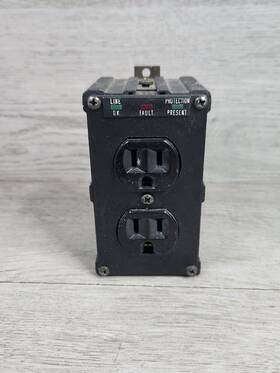 2124by0ib7189 Tripp-lite Serial#2124by0ib7189 Isobar Ultrablok 428 Surge Protector Suppressor Noise Filter 2 Outlet