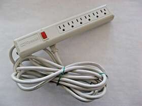 P6-15 Wiremold The Company 6-outlet Relocatable Power Tap Strip 15ft Cord