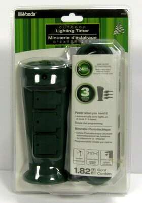49028 Woods 15-amp Outdoor Plug In Photocell Light Sensor Timer 3-outlet Yard Stake